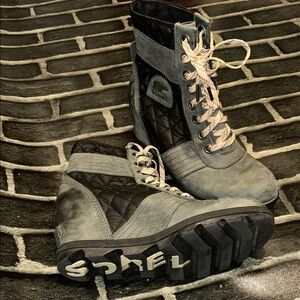 Sorel Women's Black and Green Quilted Boots
